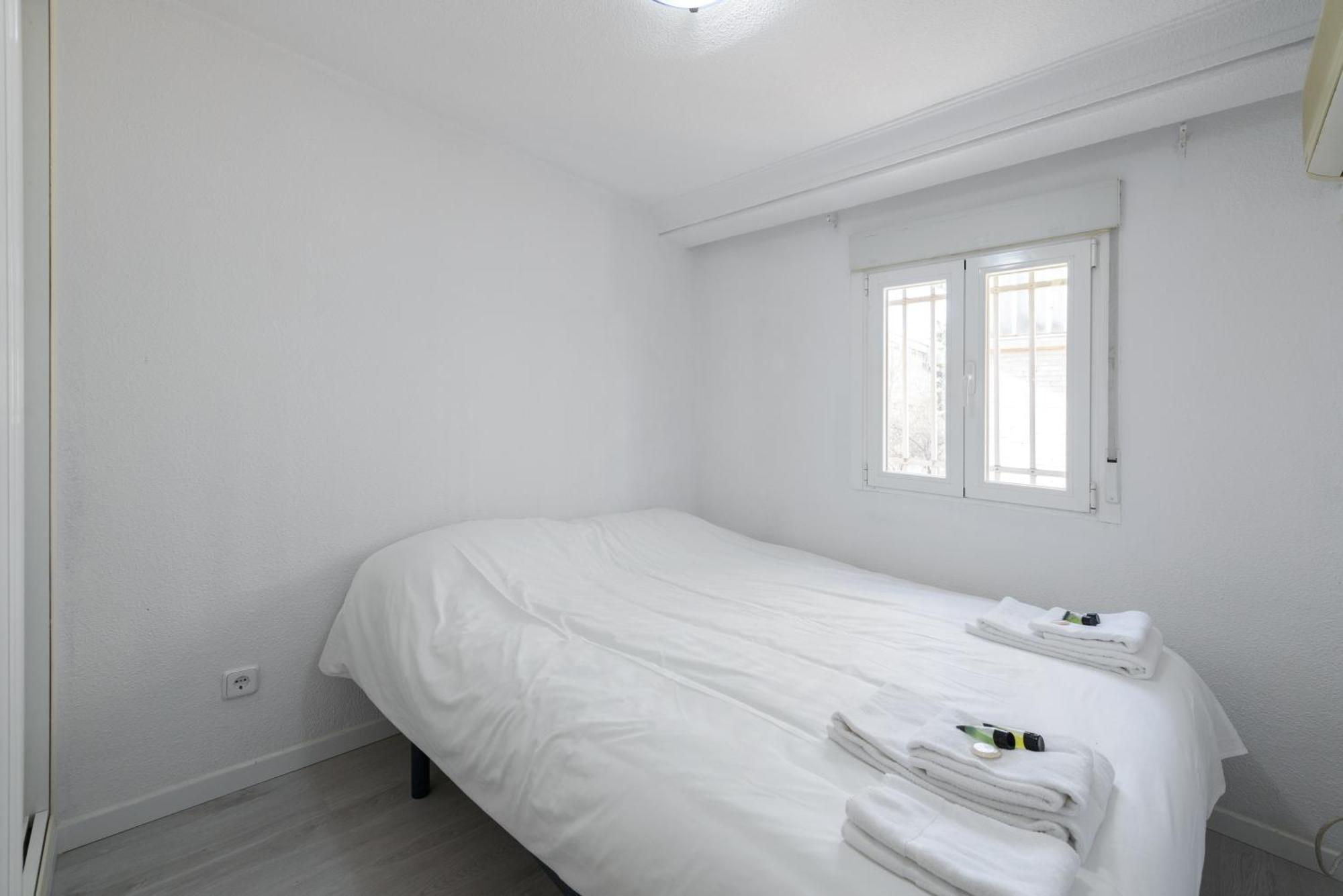 Sabadell Calle, Casa Familiar De 3 Dormitorios Con Terraza Junto Metro Fuencarral Madri Exterior foto